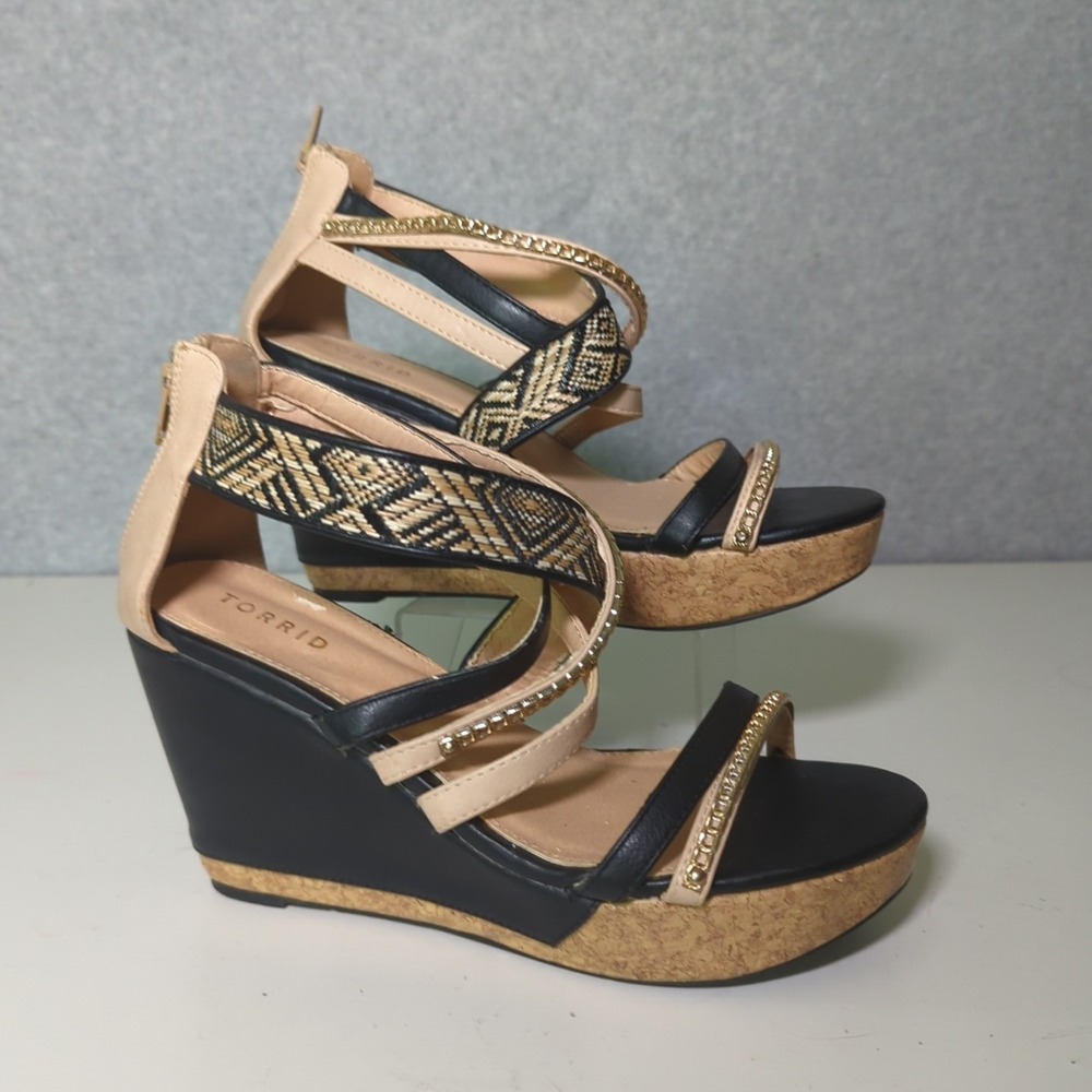 TORRID Sandals‎ Platform Wedge Strappy 9-9.5 W Black Beige Gold Cork Coastal